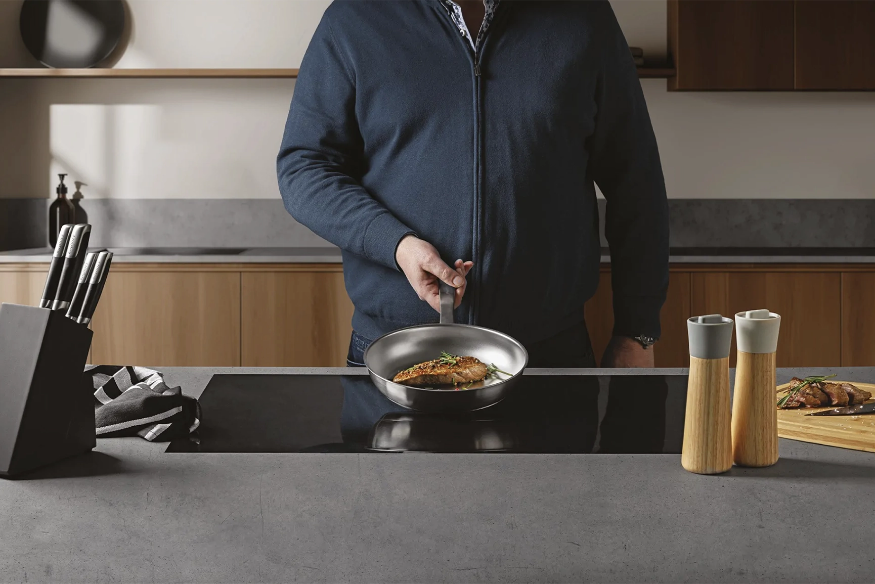 BergHOFF Leo Graphite Frying Pan 24cm stainless steel metal UAE BergHOFF Leo Graphite Frying Pan 24cm stainless steel metal UAE